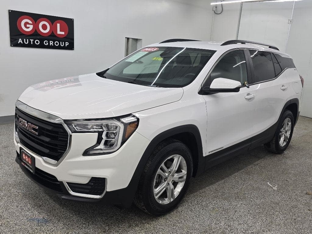 2023 GMC Terrain - Image 1