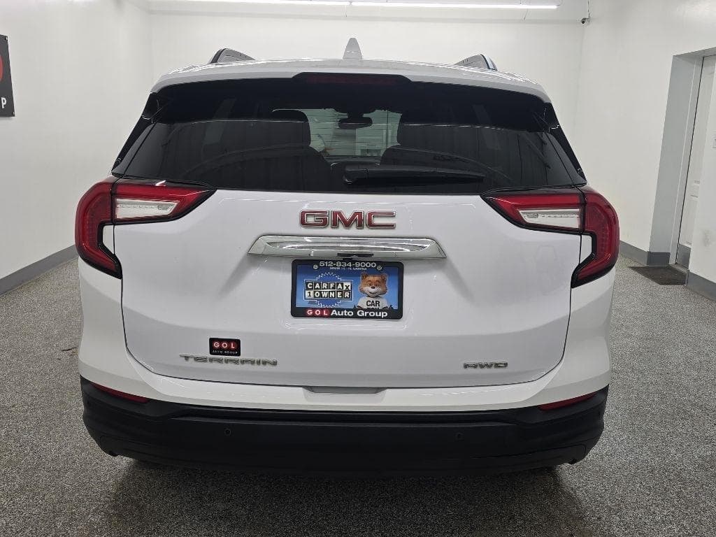 2023 GMC Terrain - Image 3