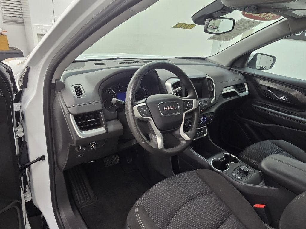 2023 GMC Terrain - Image 7