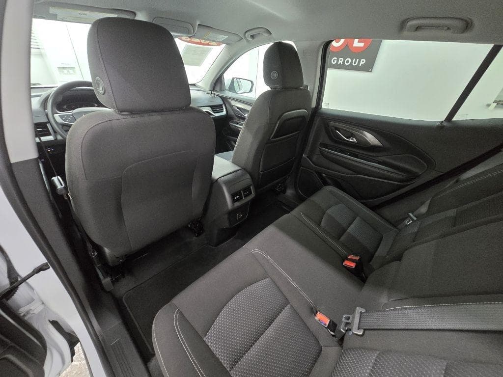 2023 GMC Terrain - Image 12