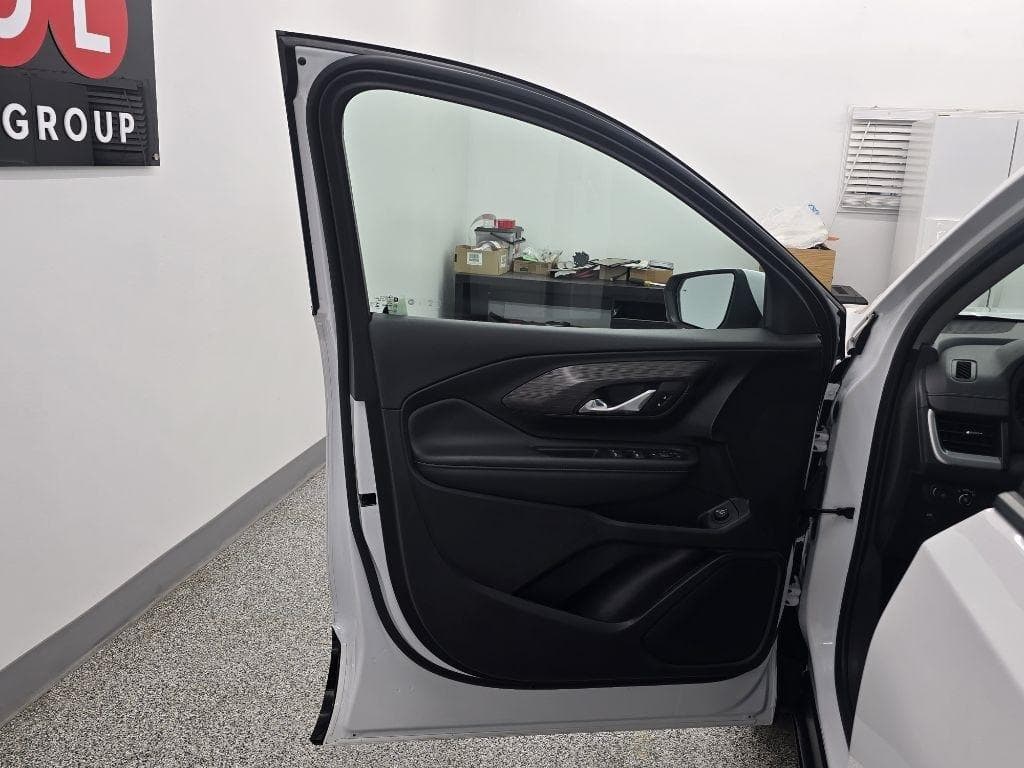 2023 GMC Terrain - Image 22