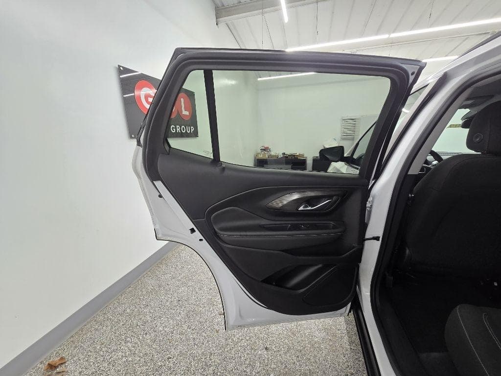 2023 GMC Terrain - Image 23