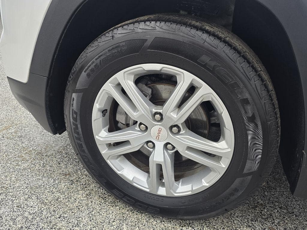 2023 GMC Terrain - Image 26