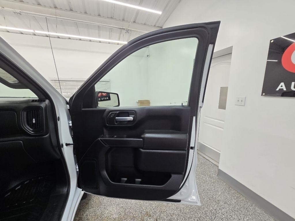 2021 CHEVROLET Silverado - Image 25