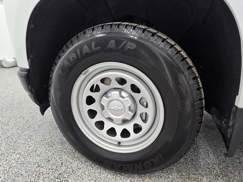 2021 CHEVROLET Silverado - Image 26