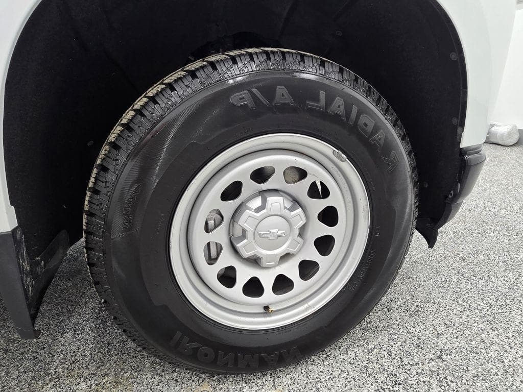 2021 CHEVROLET Silverado - Image 28