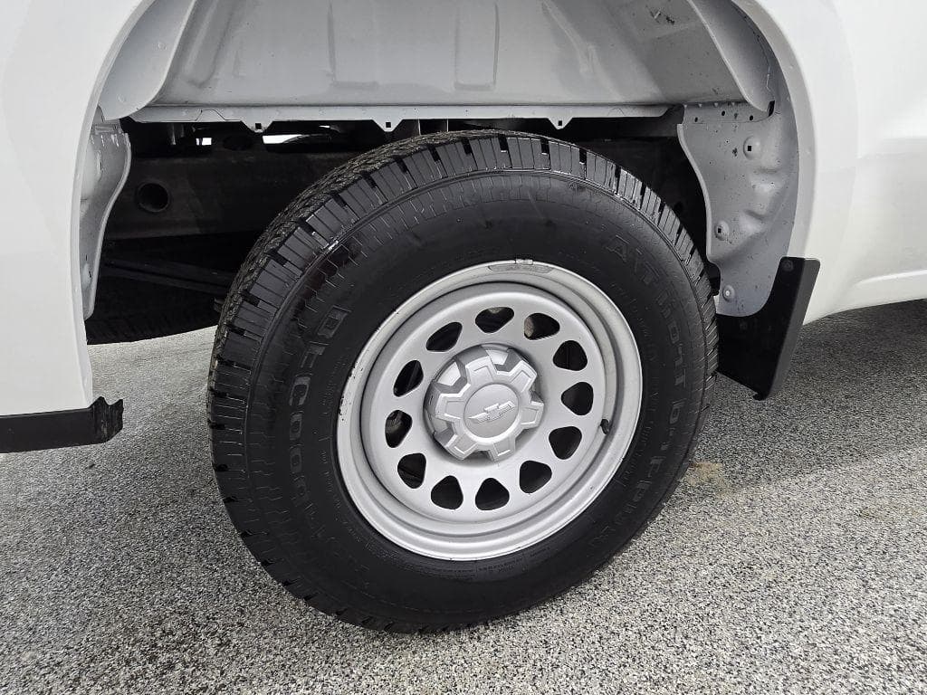 2021 CHEVROLET Silverado - Image 29