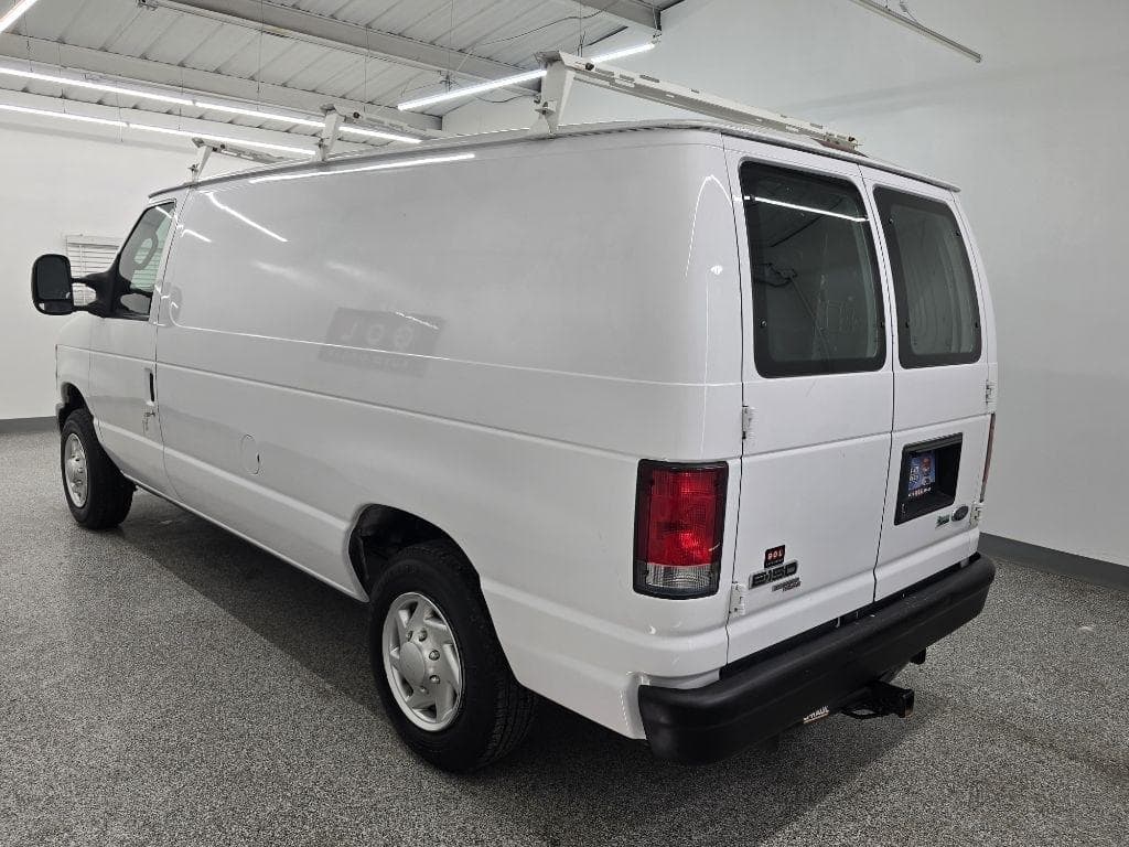 2013 FORD Econoline - Image 4
