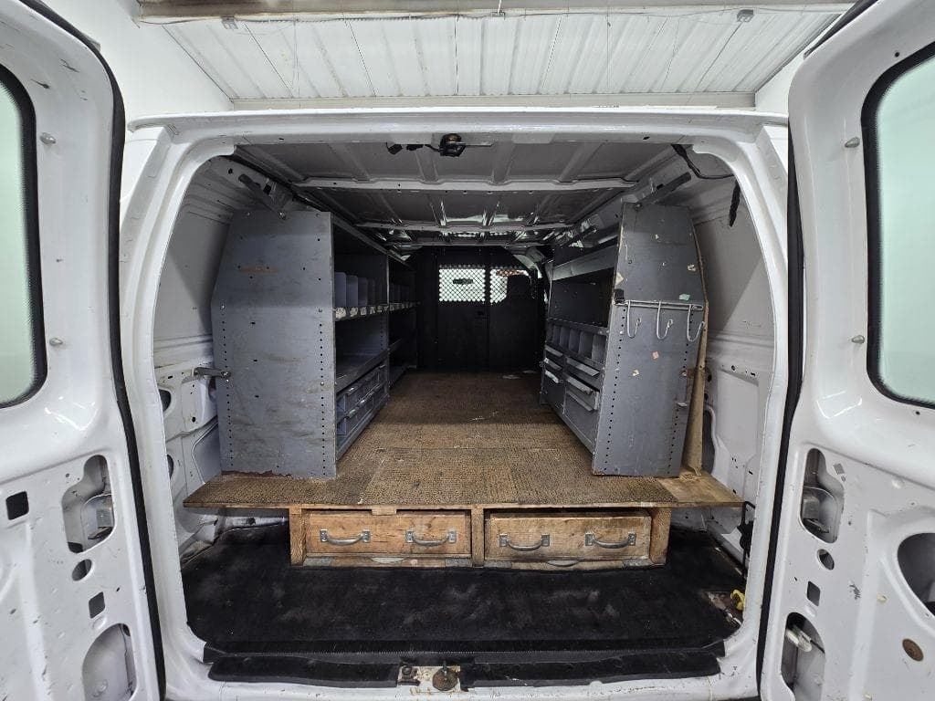 2013 FORD Econoline - Image 10
