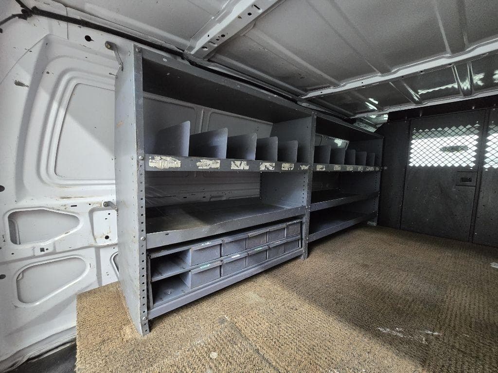 2013 FORD Econoline - Image 11