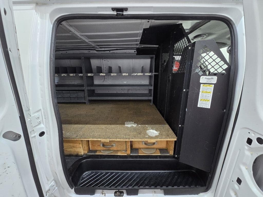 2013 FORD Econoline - Image 13