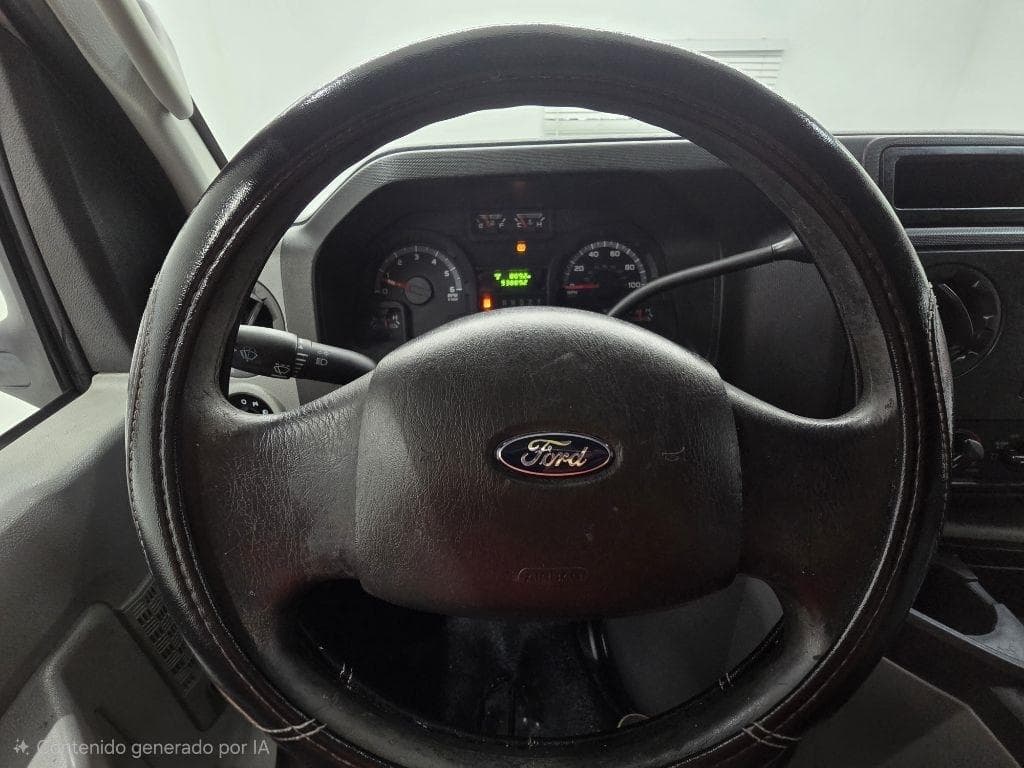 2013 FORD Econoline - Image 19