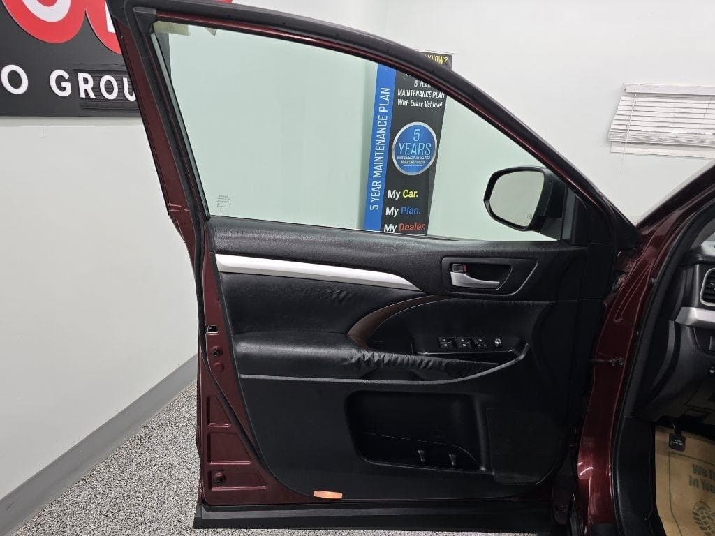 2015 TOYOTA Highlander - Image 17