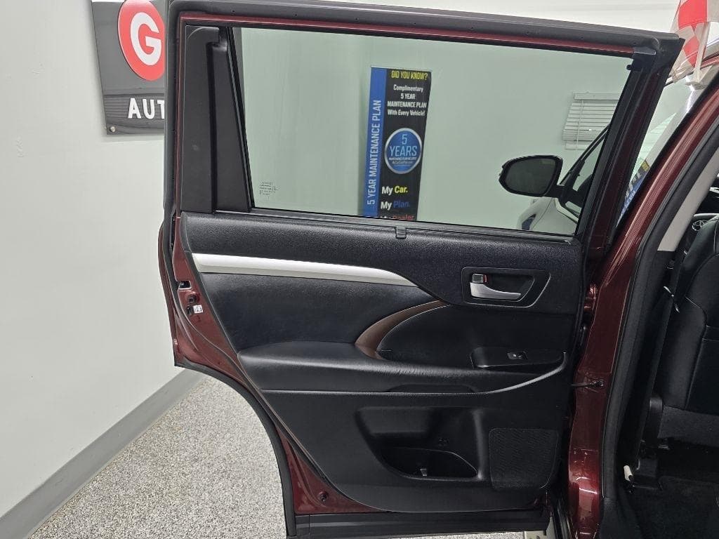 2015 TOYOTA Highlander - Image 19