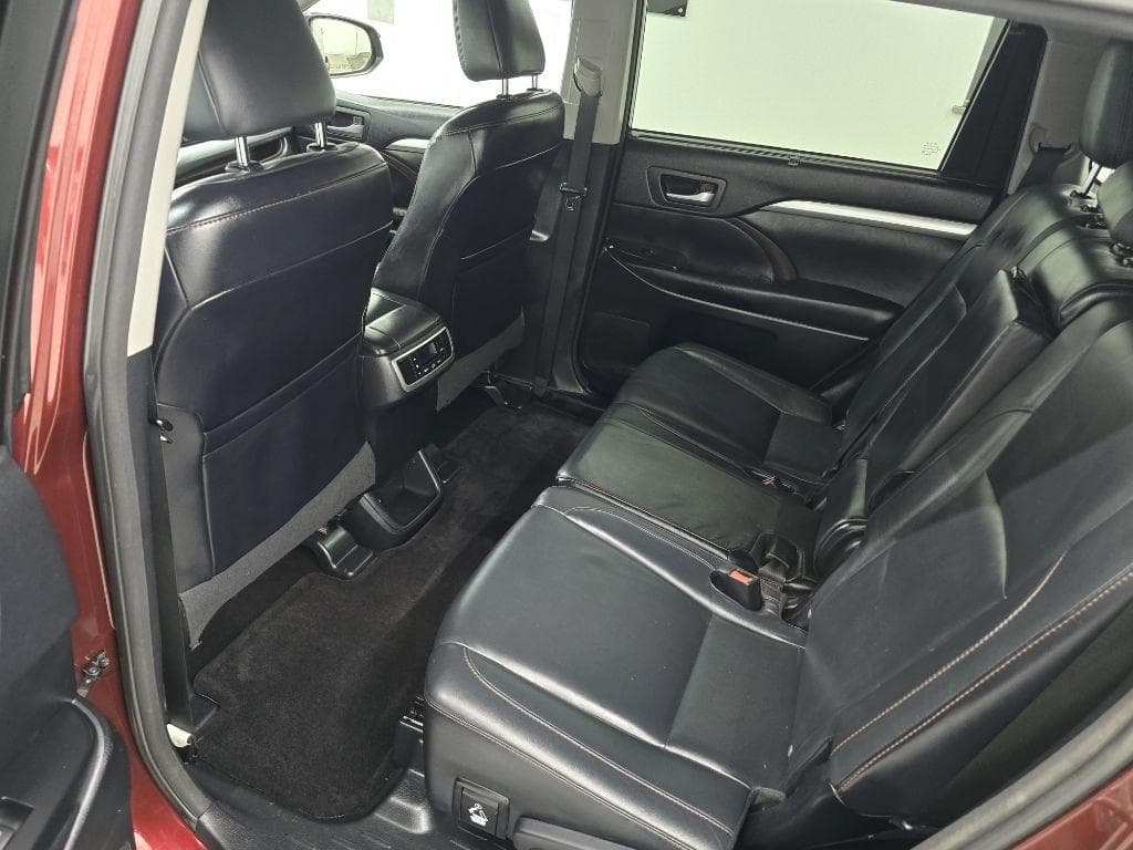 2015 TOYOTA Highlander - Image 20
