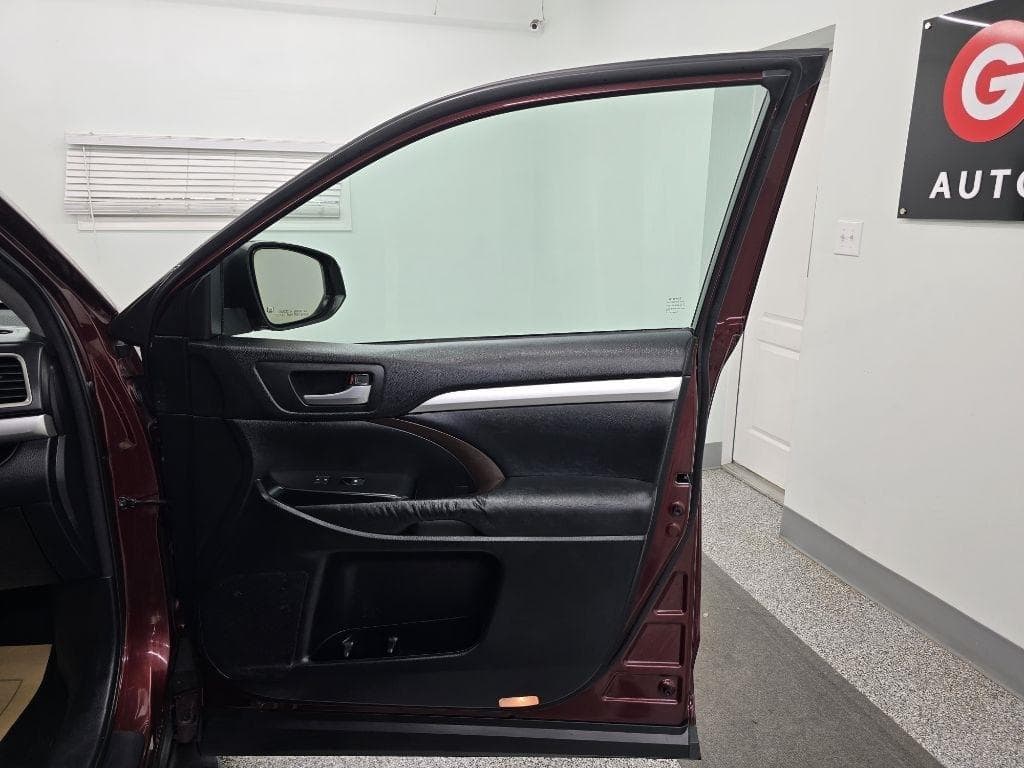 2015 TOYOTA Highlander - Image 25