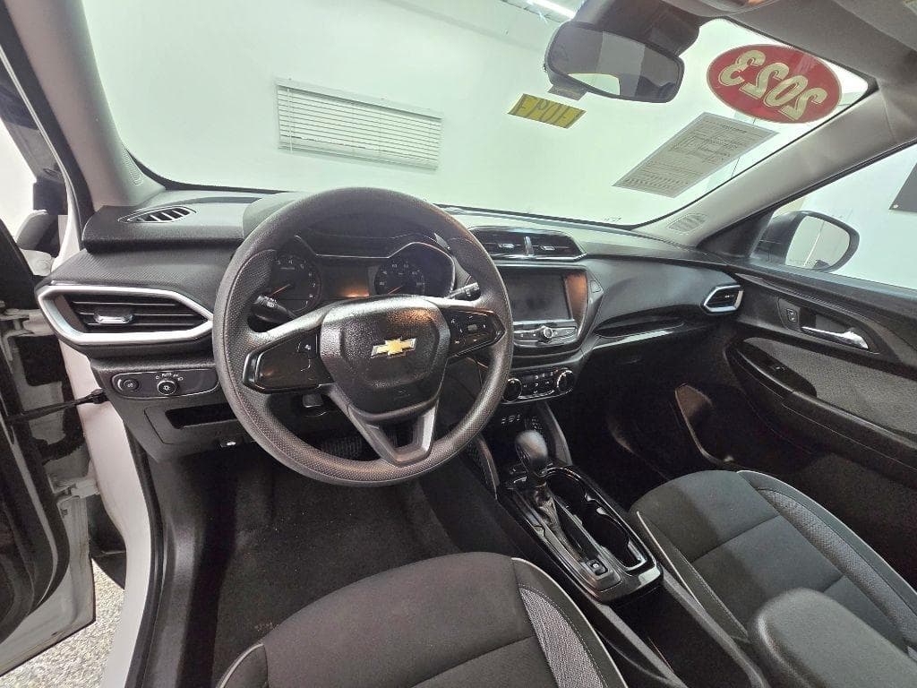 2023 CHEVROLET TrailBlazer - Image 9