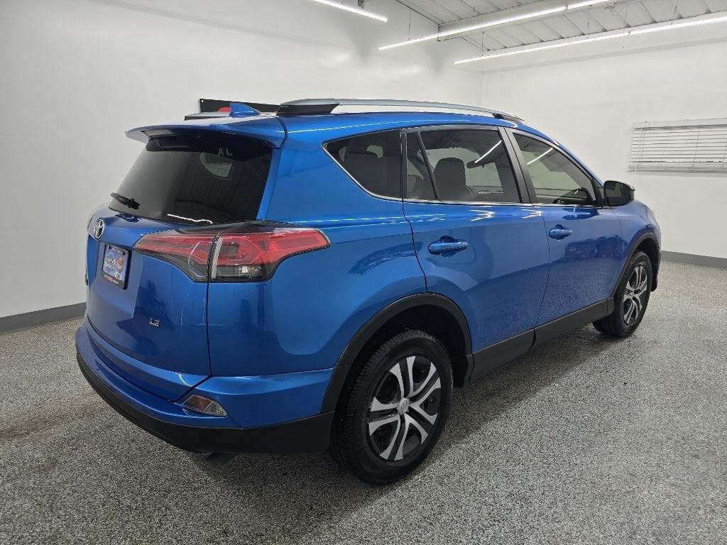 2018 TOYOTA RAV4 - Image 6