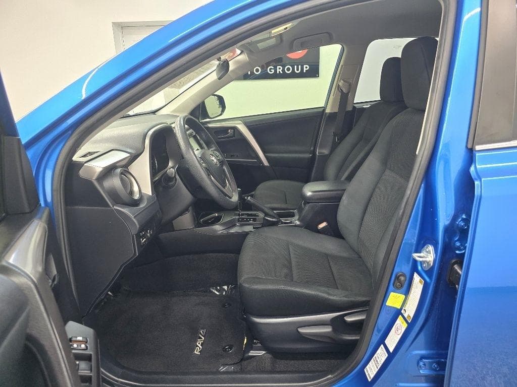 2018 TOYOTA RAV4 - Image 9