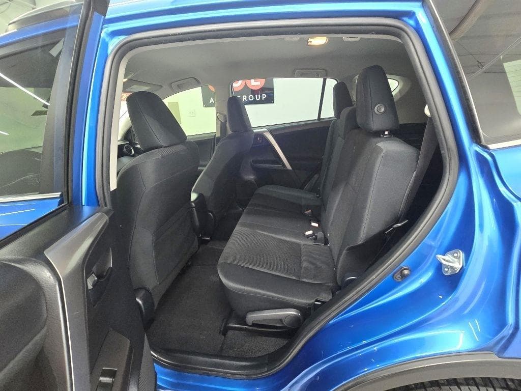 2018 TOYOTA RAV4 - Image 10