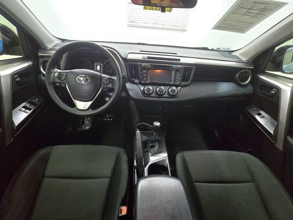 2018 TOYOTA RAV4 - Image 11