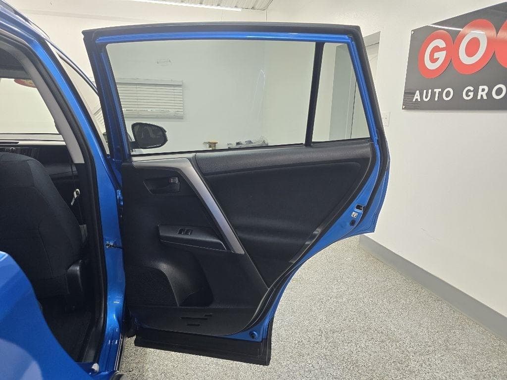 2018 TOYOTA RAV4 - Image 24