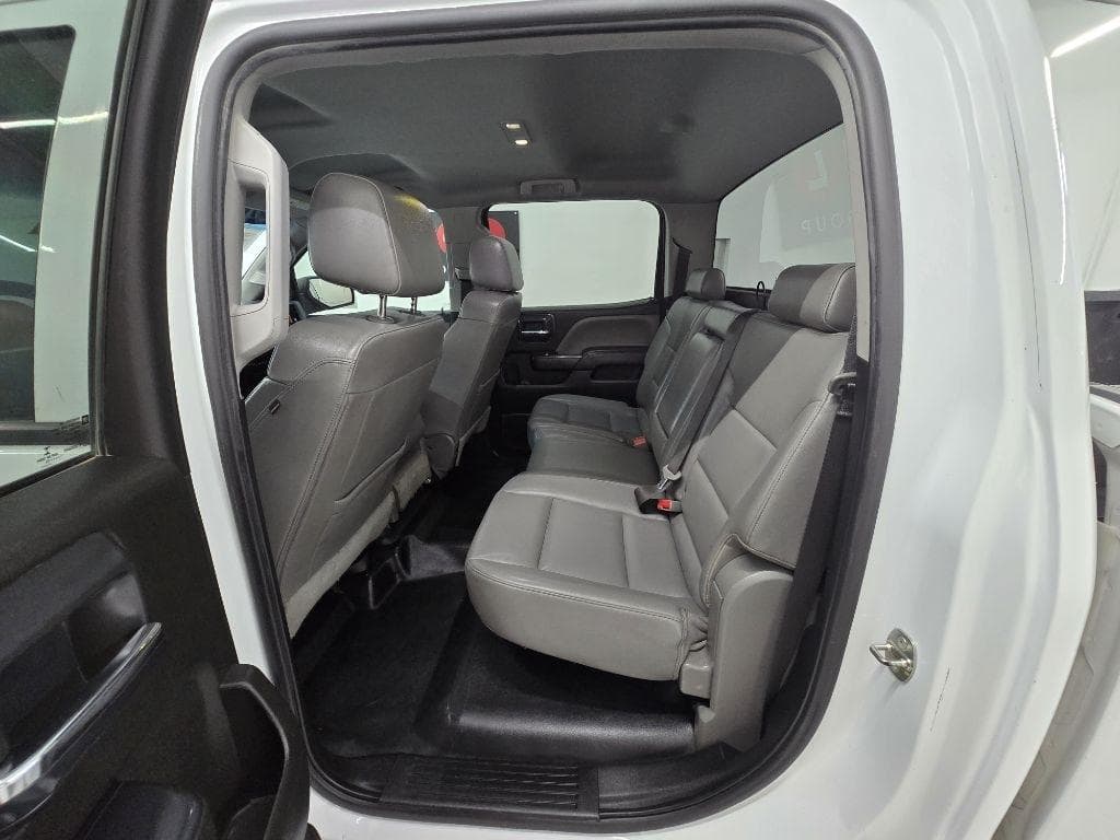 2018 CHEVROLET Silverado - Image 11