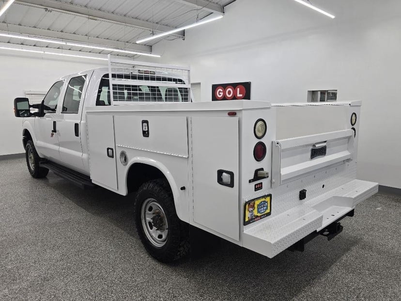 2011 FORD F-350 - Image 4