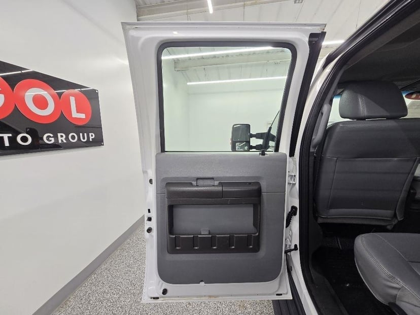 2011 FORD F-350 - Image 25
