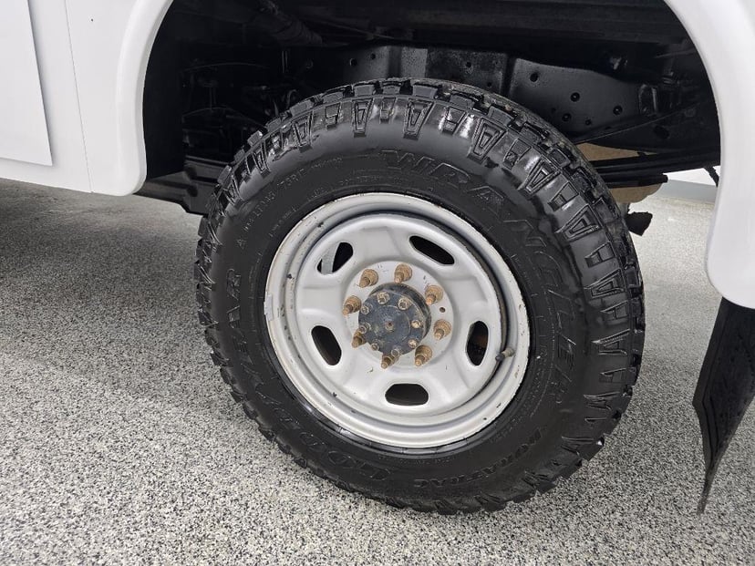 2011 FORD F-350 - Image 28