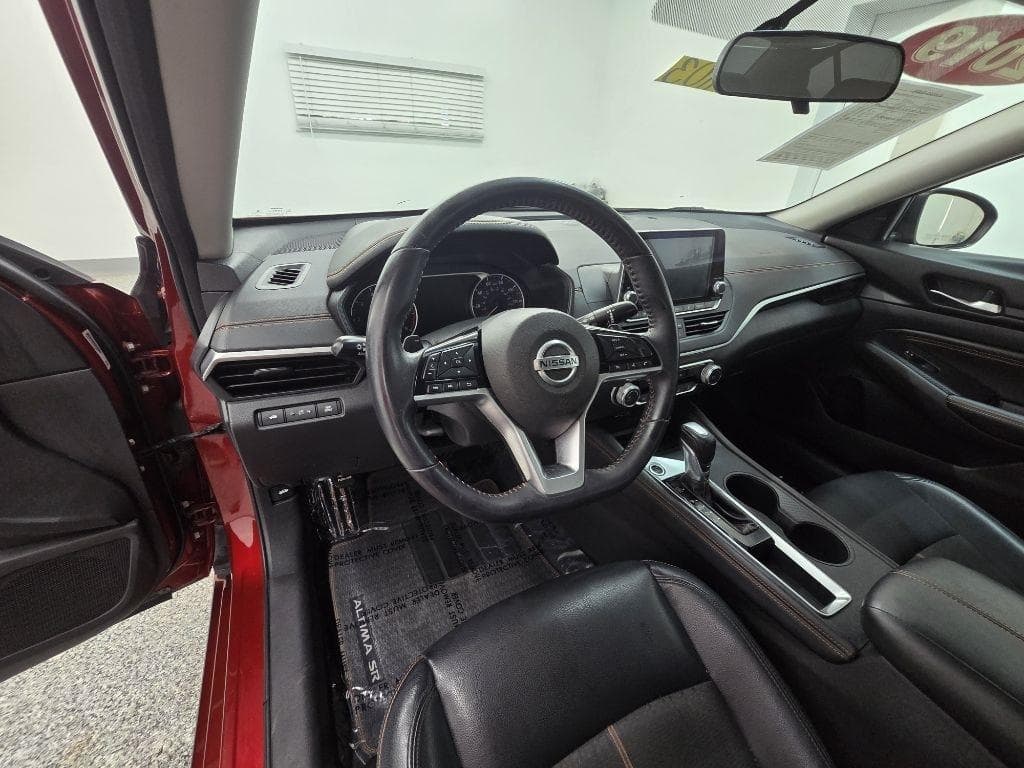 2019 NISSAN Altima - Image 8