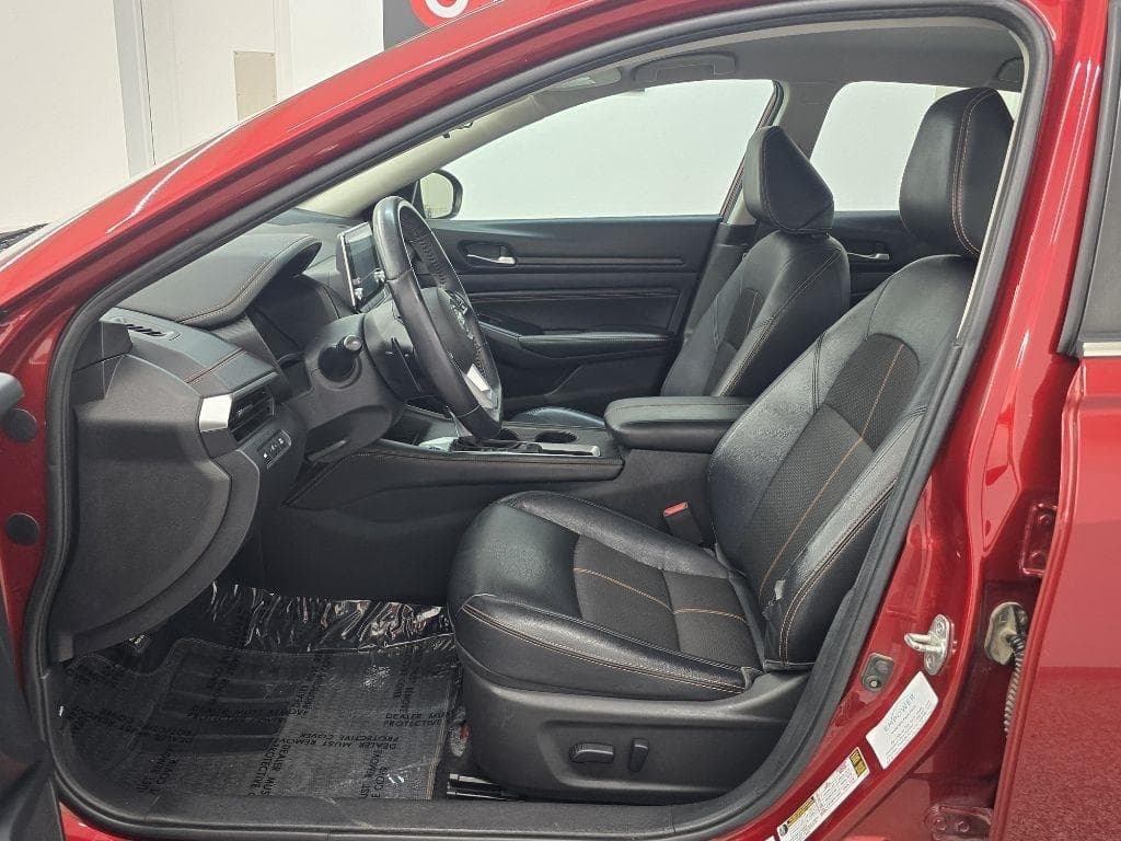 2019 NISSAN Altima - Image 9