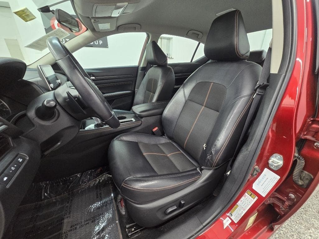 2019 NISSAN Altima - Image 10