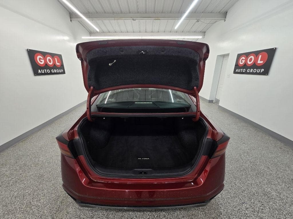 2019 NISSAN Altima - Image 15