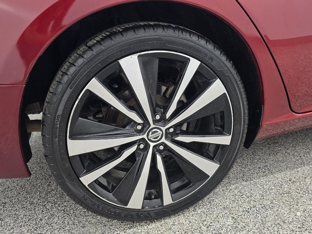 2019 NISSAN Altima - Image 30