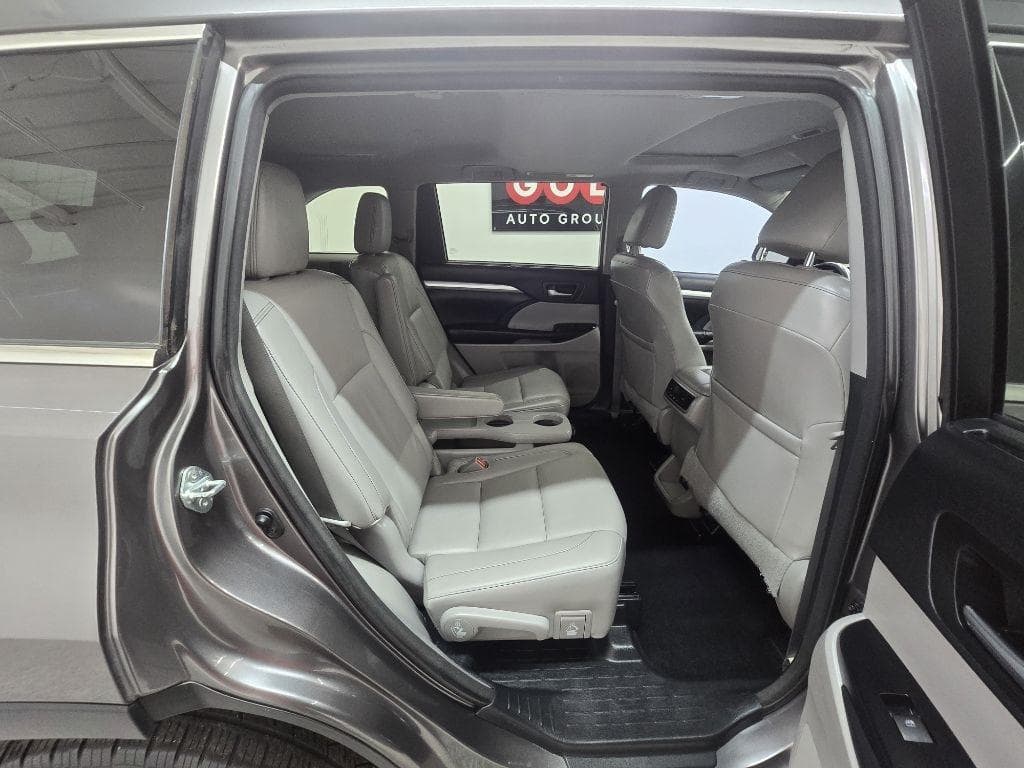 2015 TOYOTA Highlander - Image 16