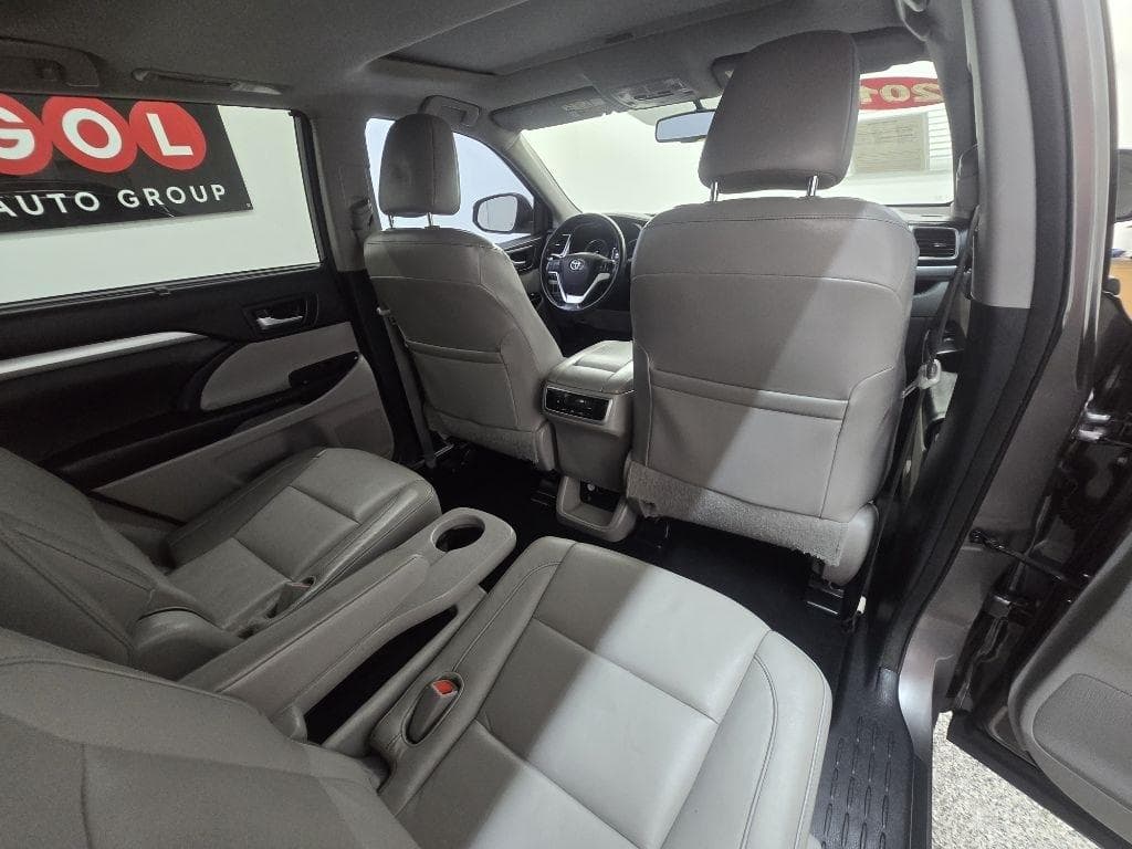 2015 TOYOTA Highlander - Image 17