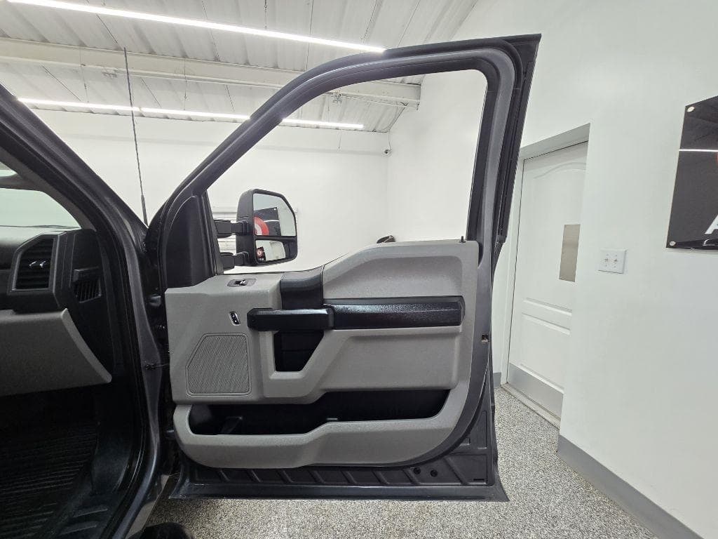 2021 FORD F-250 - Image 31