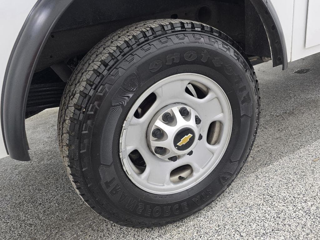 2022 CHEVROLET Silverado - Image 34