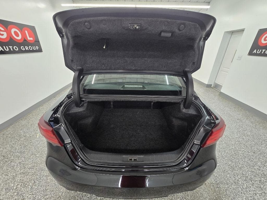 2018 NISSAN Maxima - Image 17