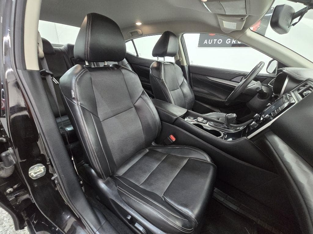 2018 NISSAN Maxima - Image 23