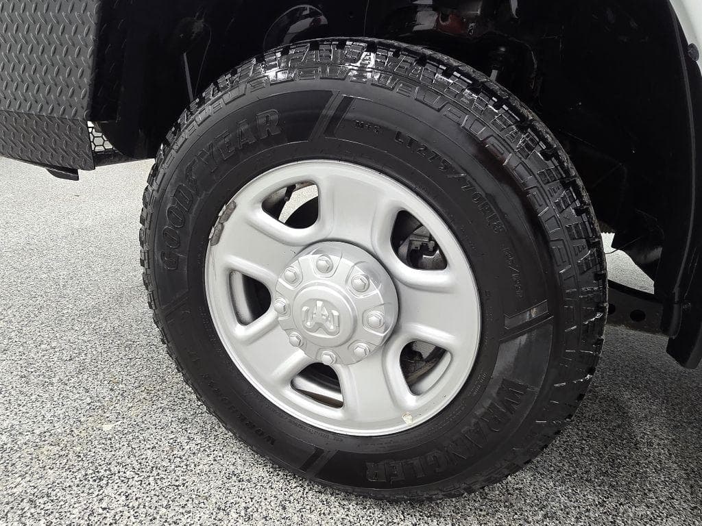 2022 RAM 2500 - Image 32