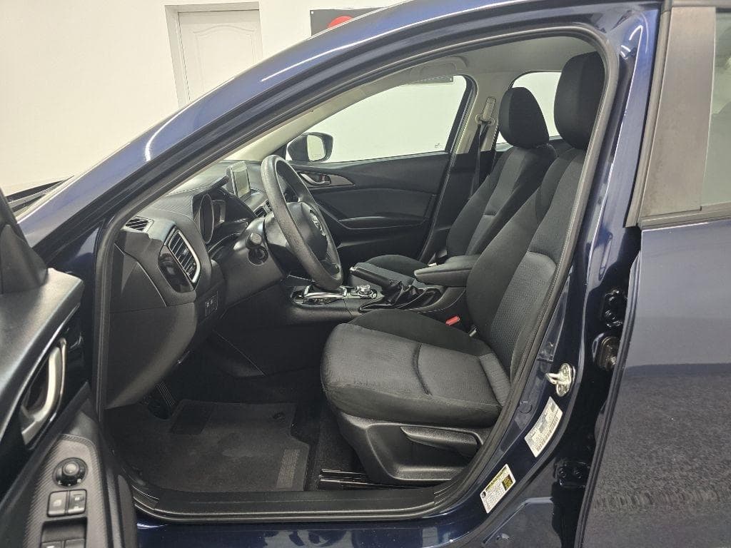 2016 MAZDA MAZDA3 - Image 11