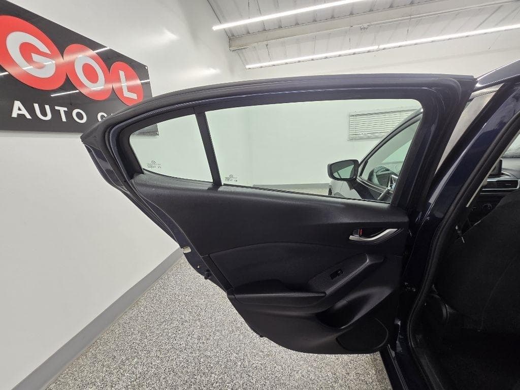 2016 MAZDA MAZDA3 - Image 23