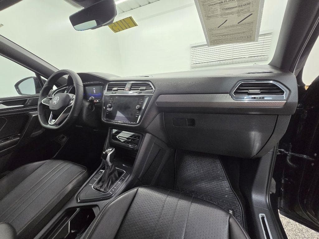 2022 VOLKSWAGEN Tiguan - Image 27