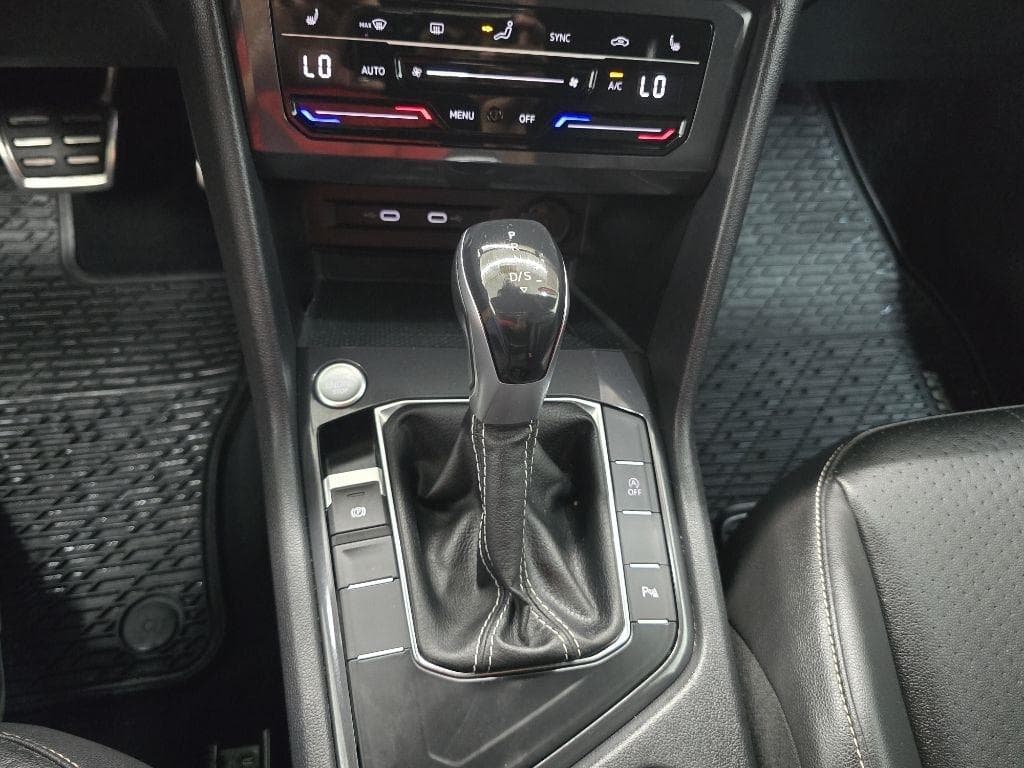 2022 VOLKSWAGEN Tiguan - Image 30