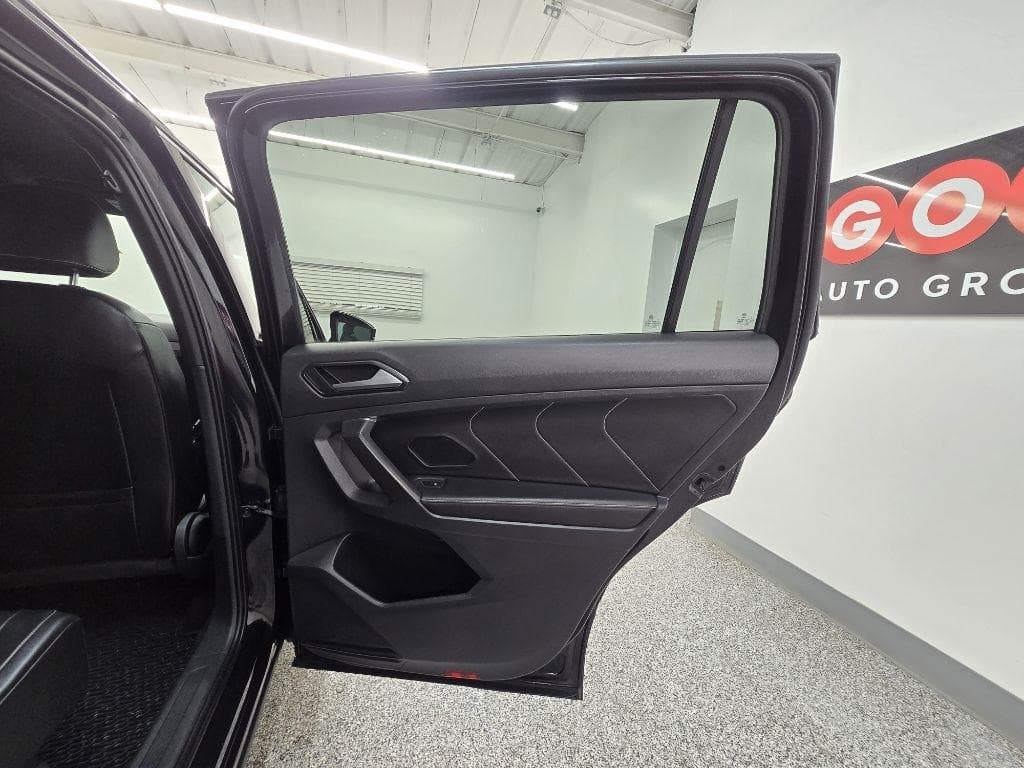 2022 VOLKSWAGEN Tiguan - Image 35