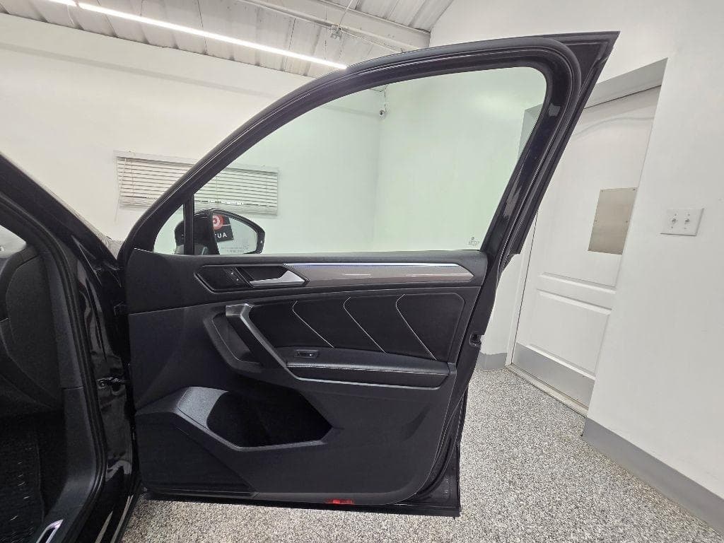 2022 VOLKSWAGEN Tiguan - Image 36