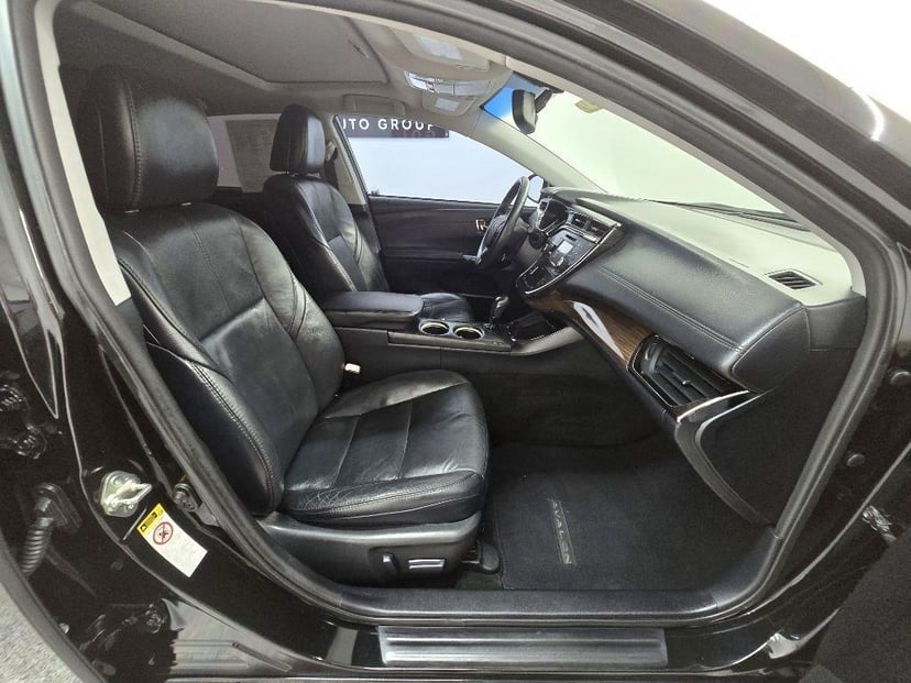 2013 TOYOTA Avalon - Image 19