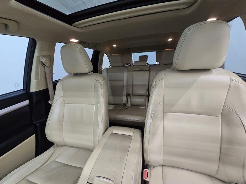 2015 TOYOTA Highlander - Image 12